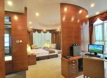 Luanchuan Re-Channel Ferry Lake Hotel Gucheng  ภายนอก รูปภาพ
